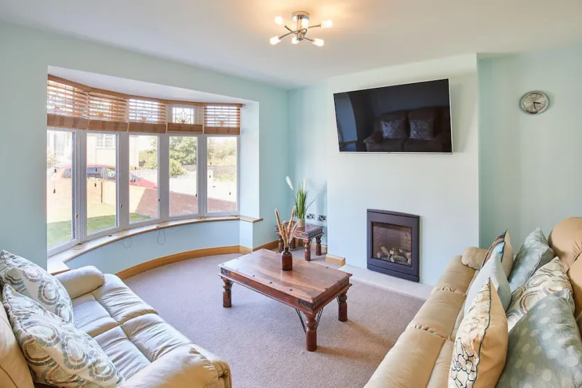 Host Stay Cliff Road - Image 1