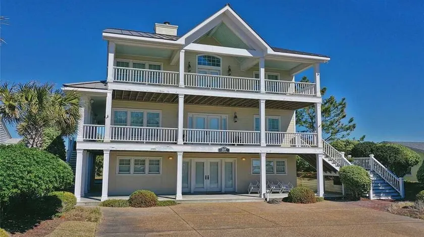 Sykes Beach Cottage - Image 1
