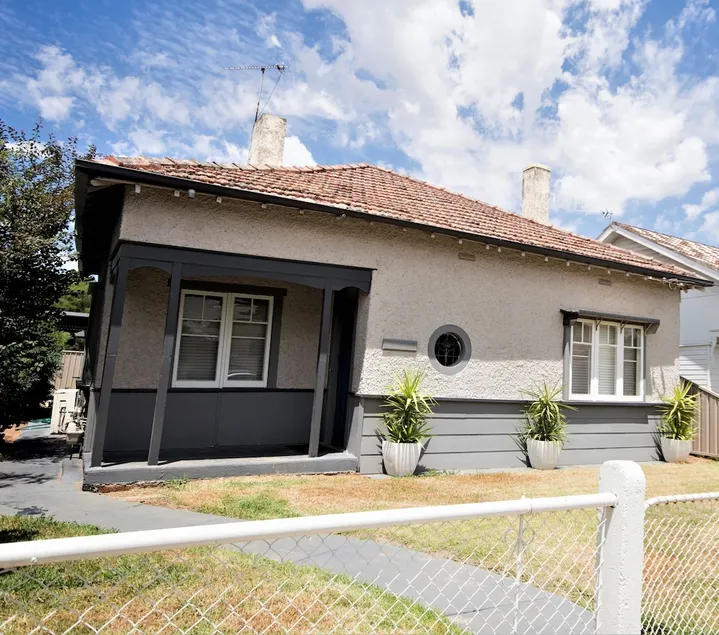 Stylish Central House - Image 1