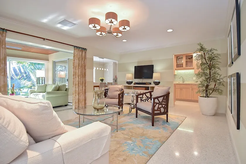 Huge 4br/4ba W/ Screened Pool - Walk To Lido Beach 4 Bedroom Home - Image 1
