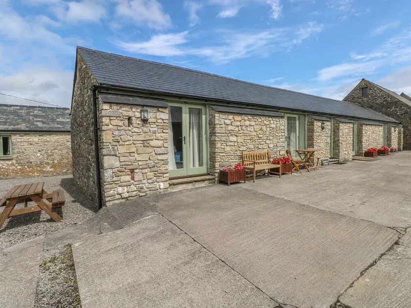 Snowdrop Cottage - Image 1