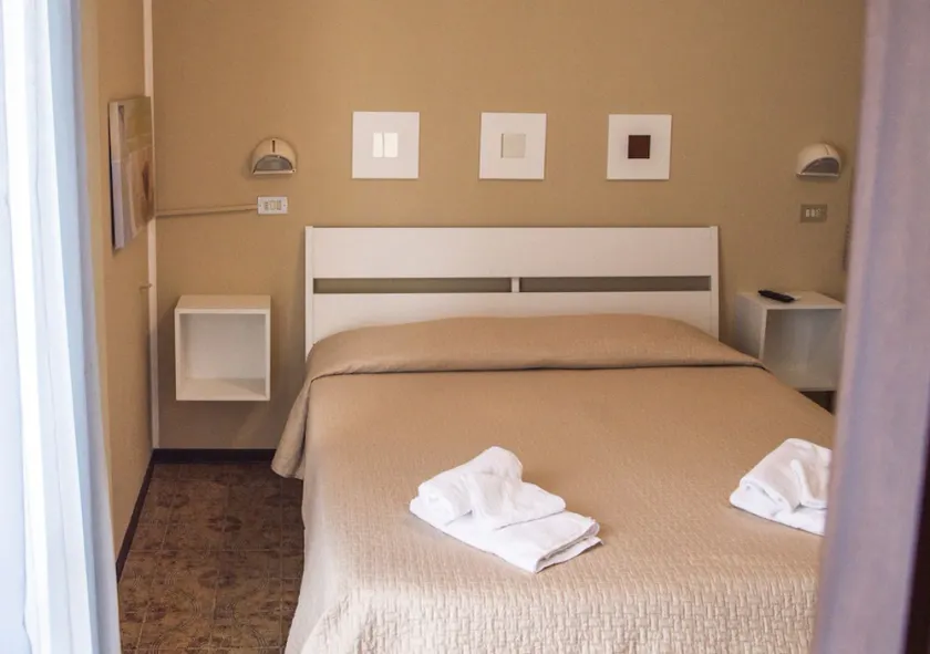 Hotel Fucsia - Image 1