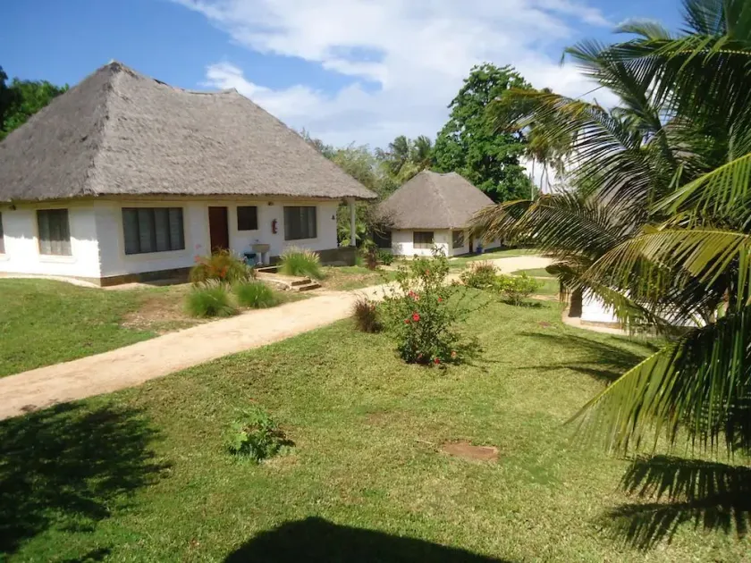 Simba + Oryx Beach Cottages - Image 1