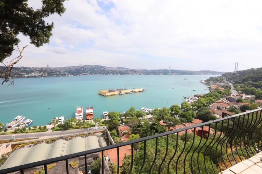 Splendid Flat With Bosphorus View in Besiktas - Image 1