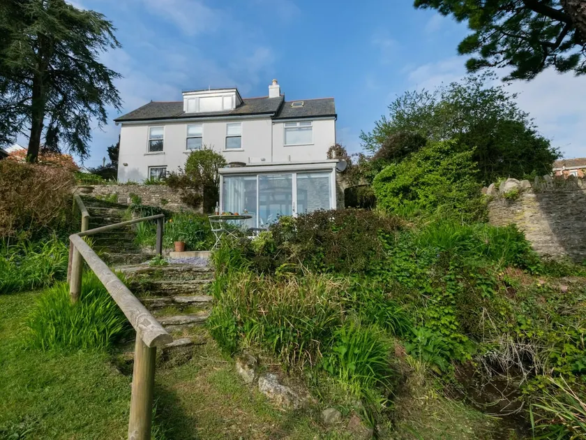 Apartment in Historical Mansion Near the Wonderful Blackpool Sands Beach - Image 1