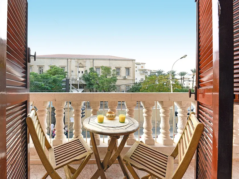 Luxury w2 BalconyParking Best Location - Image 1