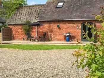 Pear Tree Cottage - Image 1
