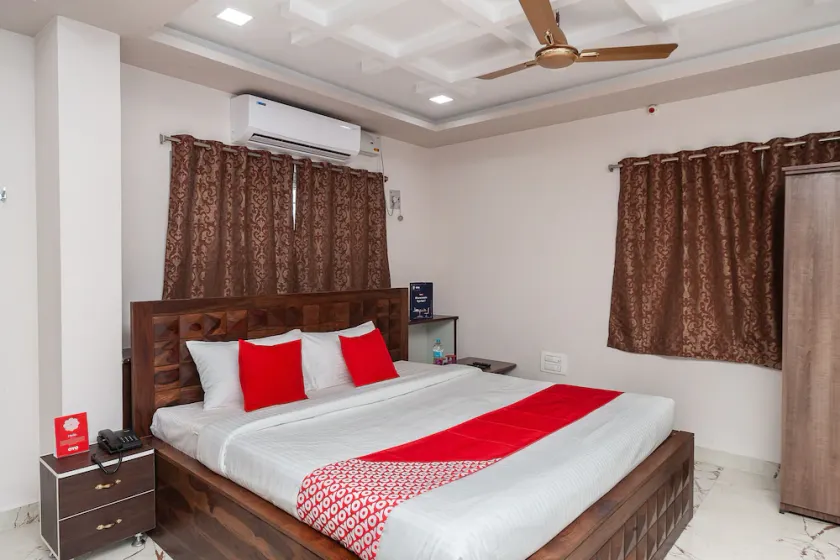 Pmr Guest Inn By OYO Rooms - Image 1