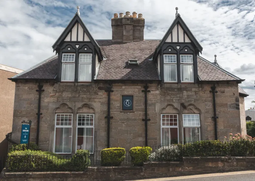 The Queens Bed & Breakfast - Image 1
