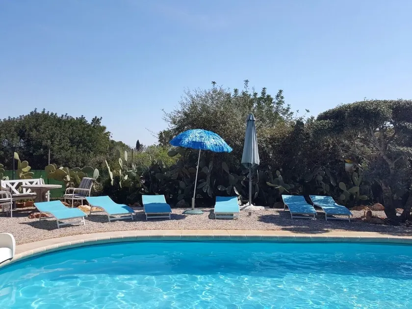 Family friendly house with pool - Image 1