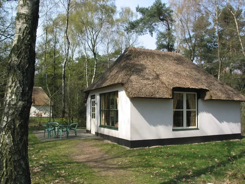 Well Furnished Bungalow, Surrounded by Nature - Image 1