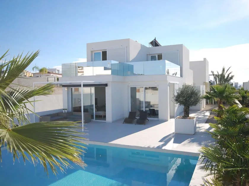 Luxury Villa in San Fulgencio With Private Pool - Image 1