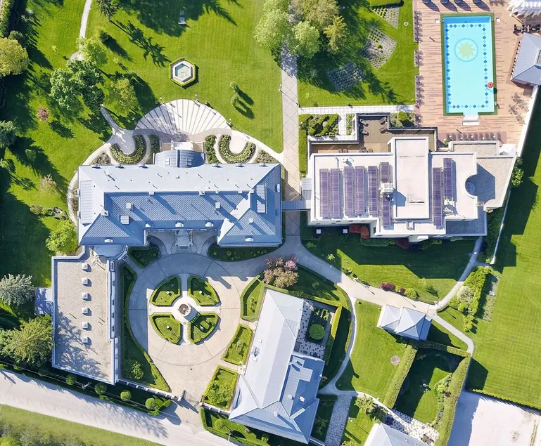 Hotel Amade Chateau - Image 1