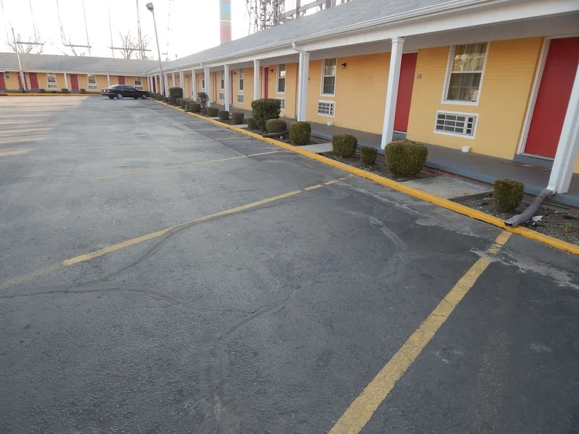 Sunrise Inn Brownsville - Image 1