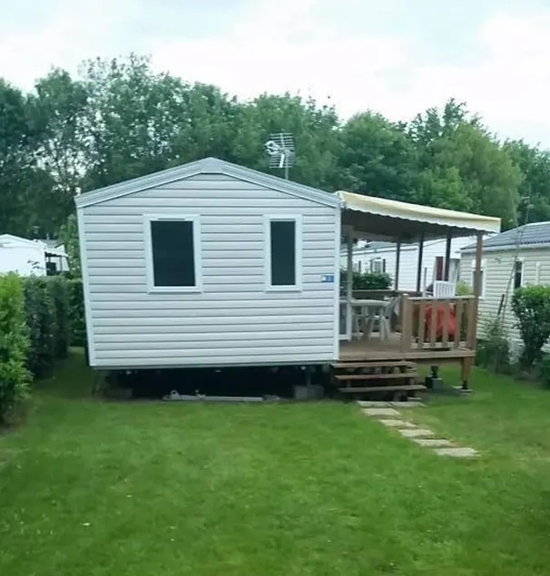 Bungalow With 2 Bedrooms in Onzain, With Pool Access and Terrace - Image 1