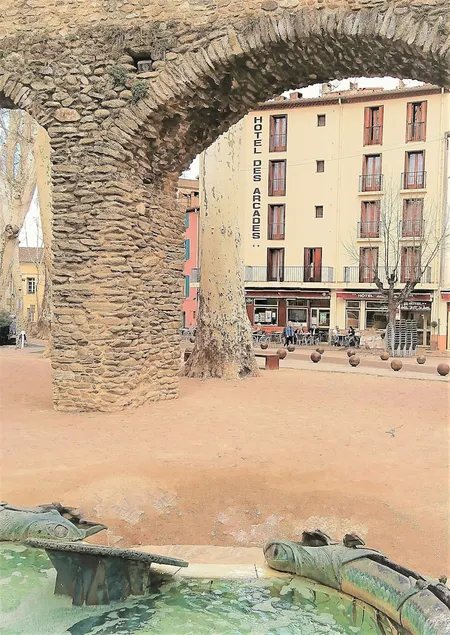 Hotel des Arcades - Image 1