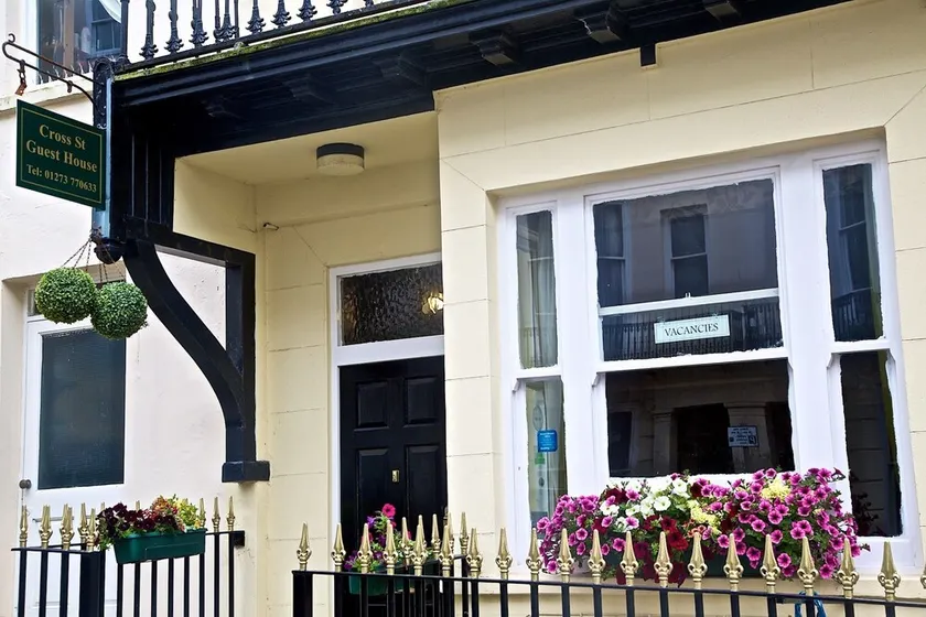 Cross Street Guest House - Image 1