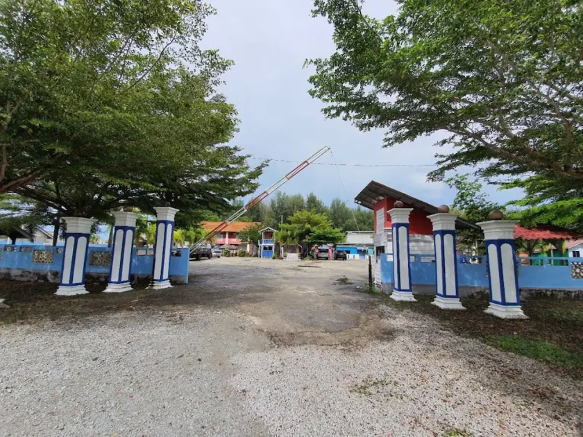 OYO 90410 D'Geting Beach Resort - Image 1