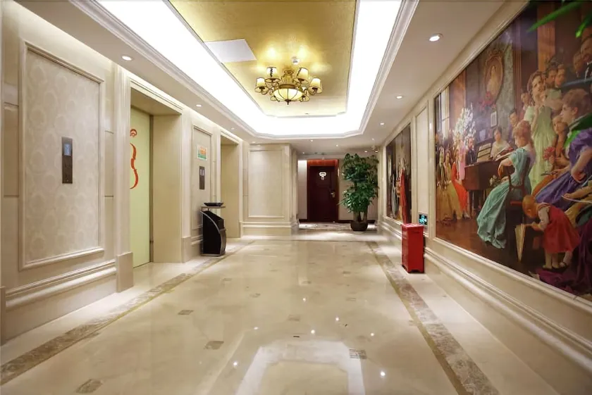 Vienna Hotel Shenzhen Huazhisha - Image 1