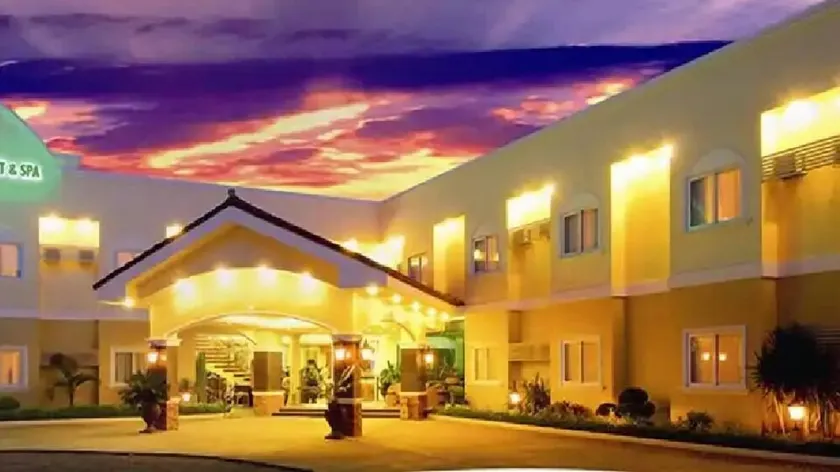 Alona Kew White Beach Resort - Image 1