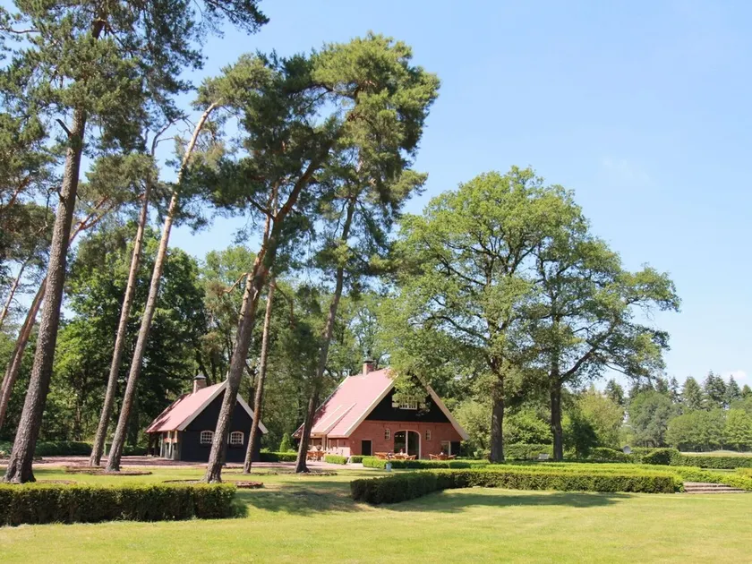 Country House in Nature - Image 1