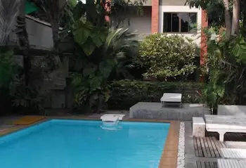 Anong Guesthouse - Image 1
