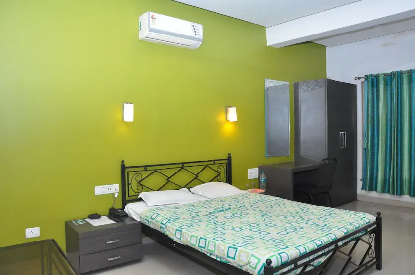 Hotel Orange Leaf - Image 1