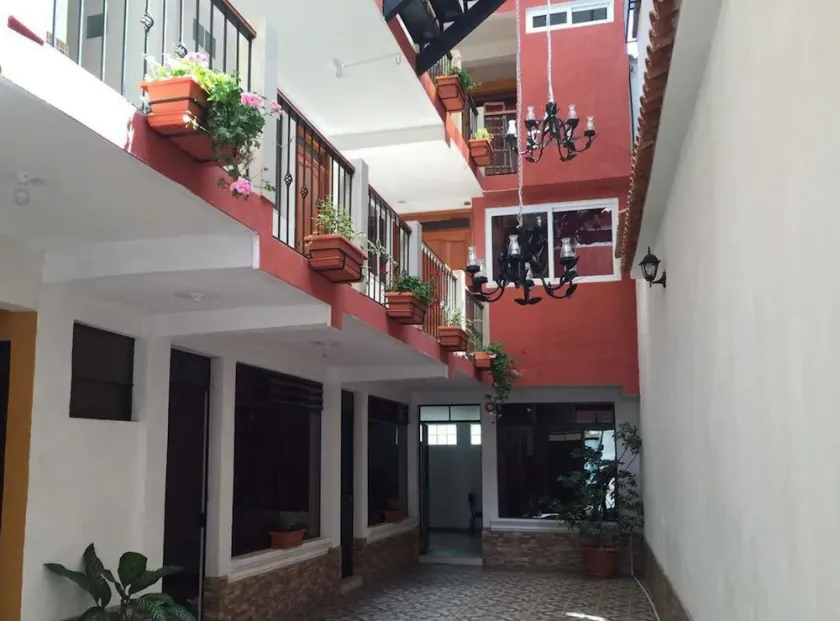 Hotel El Portal Sololateco - Image 1