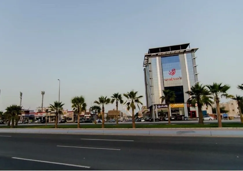 Al Jouri Aparthotel - Image 1