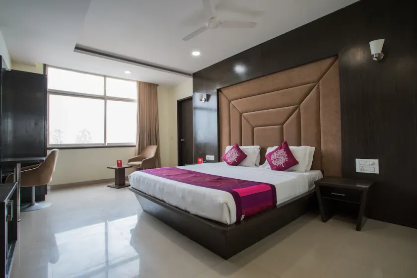 Capital O 1546 The Sensation Hotel - Image 1