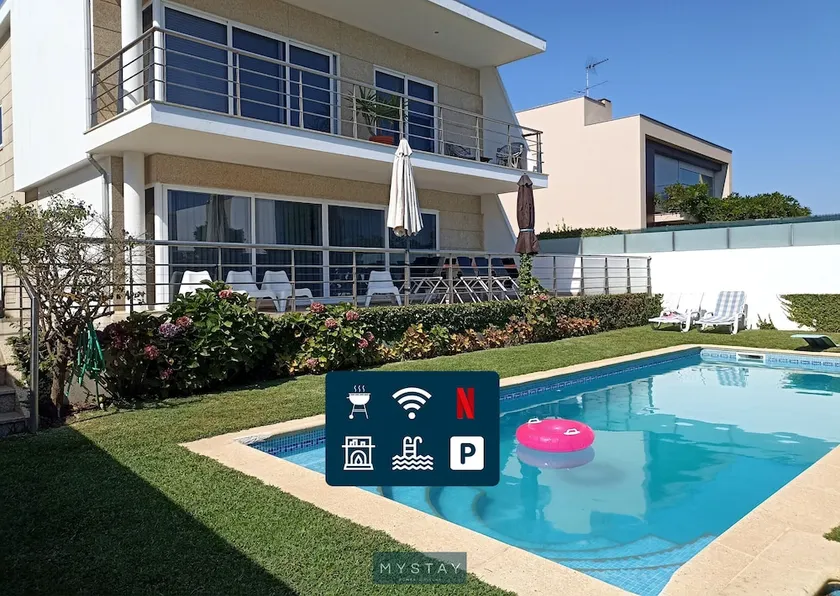 Casa Junto à Praia com Piscina Mystay - Image 1