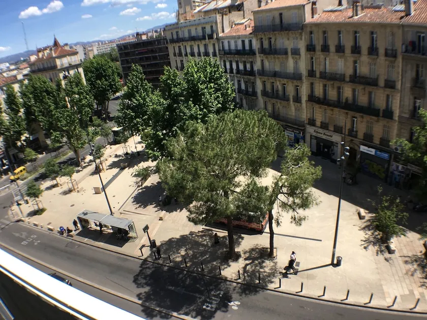 TEO SUD Les balcons du nouveau Marseille, Lumineux, spacieux et bien equipe - Image 1