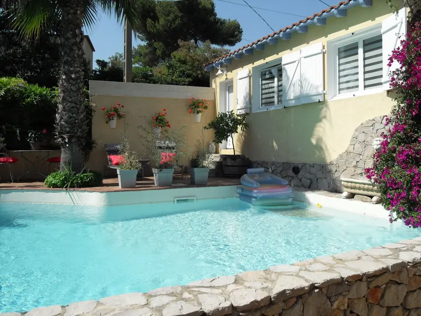Le Clos Saint Clair - Image 1