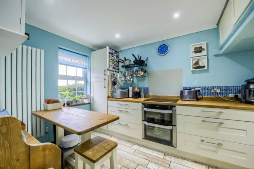 Captivating 1-bed House in Coleshill, Birmingham - Image 1