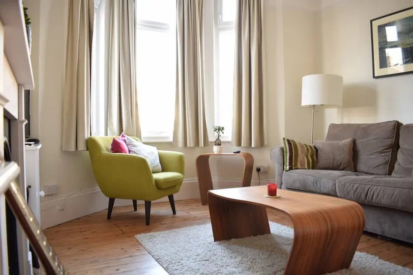 Quiet 1 Bedroom Home in South London - Image 1