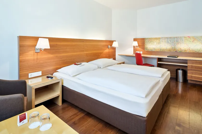 Austria Trend Hotel beim Theresianum - Image 1