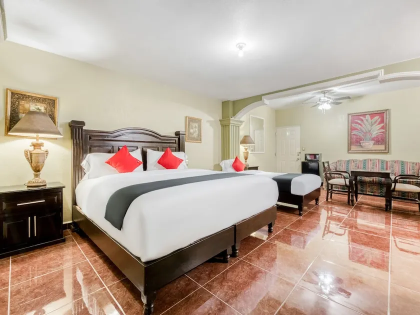 Hotel Villa Escondida - Image 1