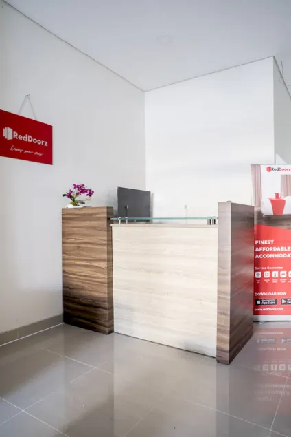 RedDoorz @ Bandengan Jakarta - Image 1