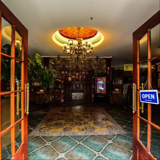 Yangzhou International Youth Hostel Canal - Image 1