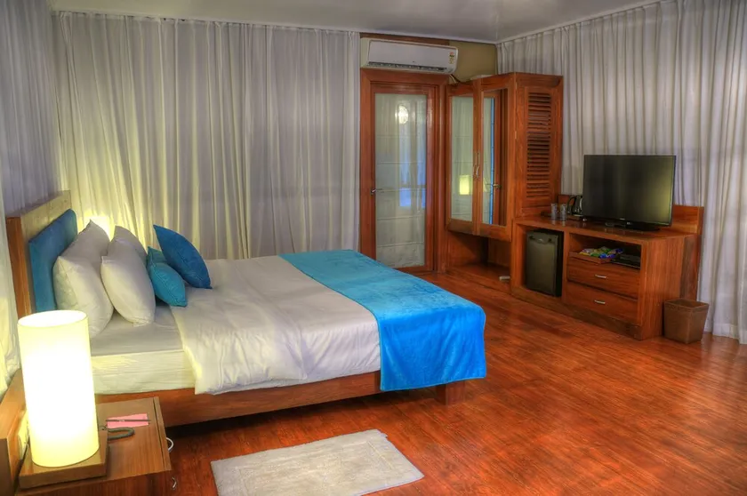 Teso Waterfront - Image 1