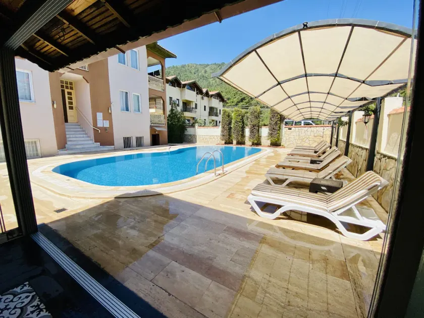 Belmaris Apartments - Image 1