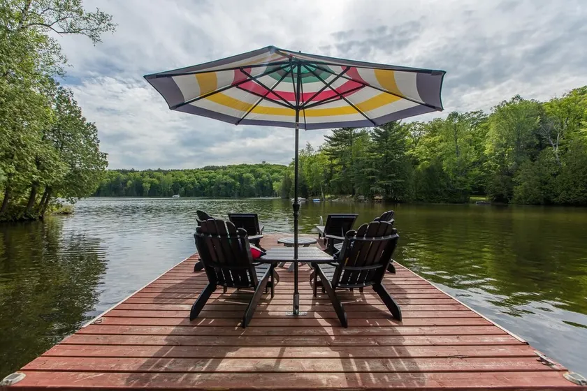 Stornoway is a Gorgeous Cottage Just 5 ft From White Lake! - Image 1