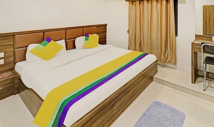 Radhe Residency by OYO Rooms - Image 1