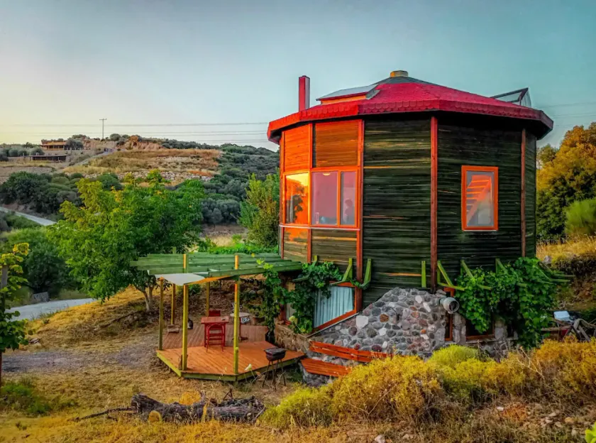 Enchanting Unique House With Backyard in Izmir - Image 1