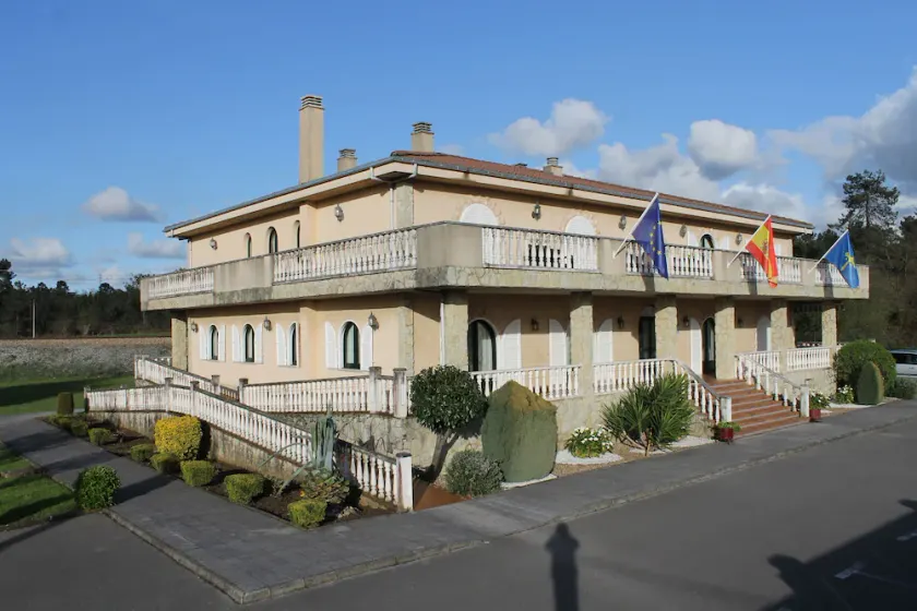 Hotel Reyes Astures - Image 1