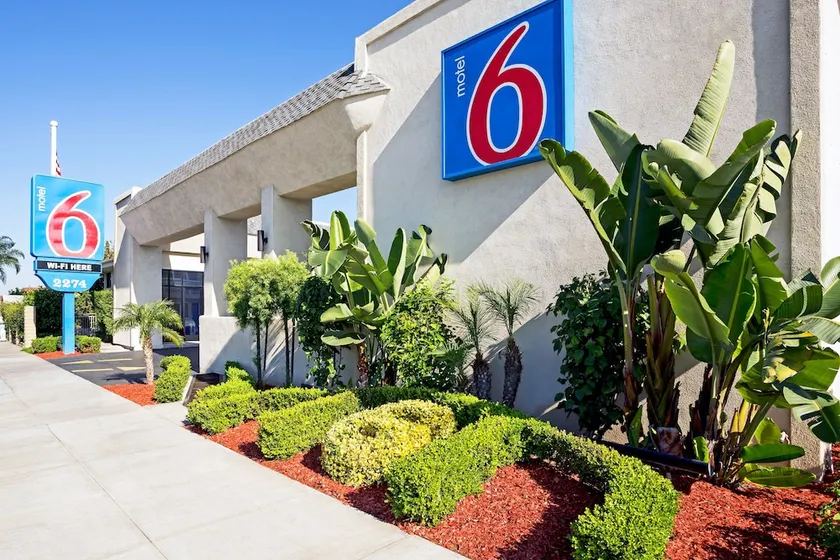 Motel 6 Newport Beach - Image 1