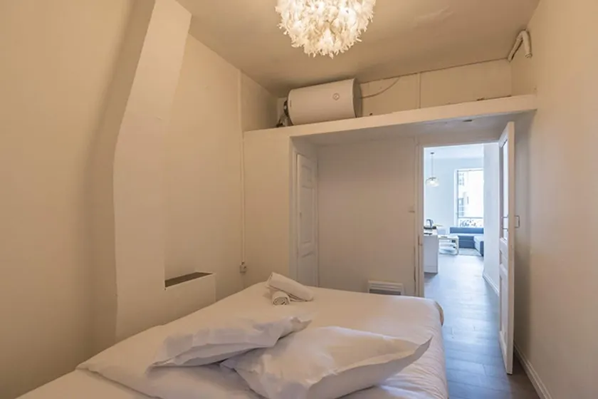 Superb Bright and Spacious apt in Marseille - Image 1
