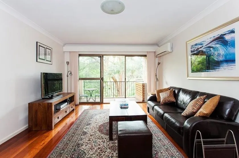 Apartment Marks Road - Image 1