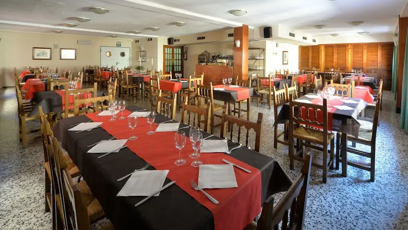 Hostal Alcorisa - Image 1