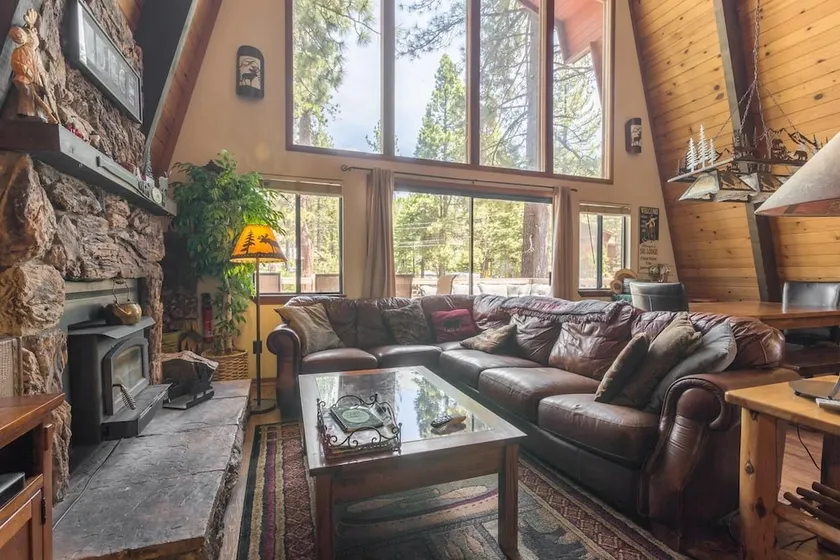 Family Friendly Tahoe Vista Cabin - Walk to Lake! - Image 1